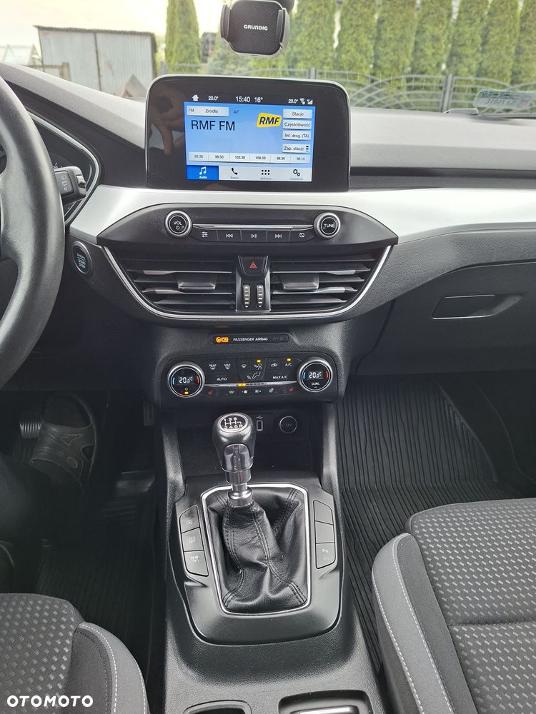 Ford Focus 1.0 EcoBoost Trend Edition - 14