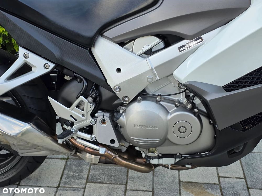 Honda VFR - 10