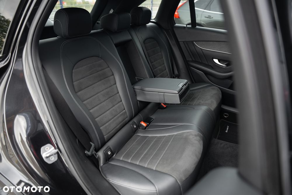 Mercedes-Benz GLC 200 4Matic 9G-TRONIC AMG Line - 36