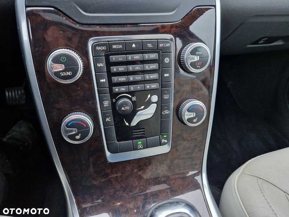 Volvo V70 D4 Momentum - 26