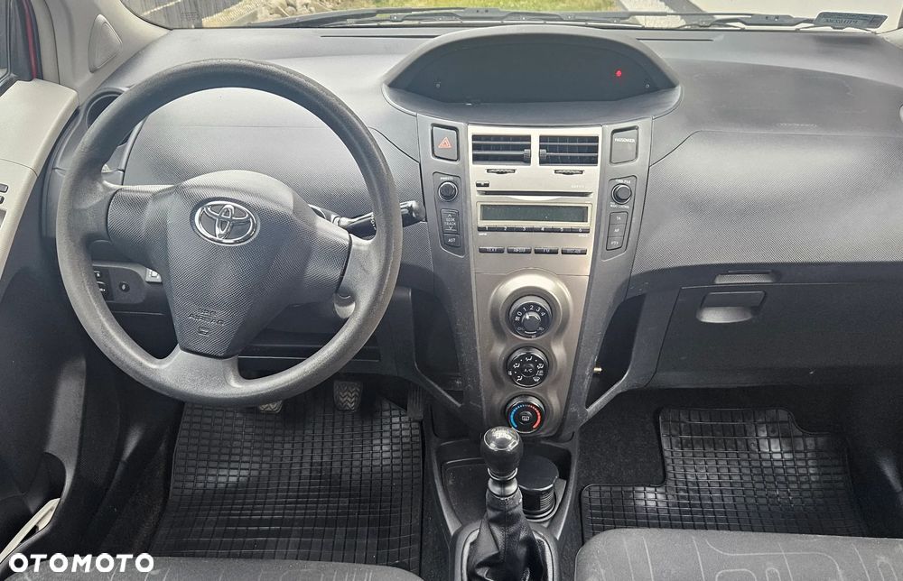 Toyota Yaris - 8