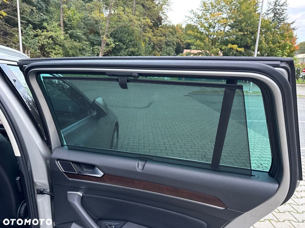 Volkswagen Passat 2.0 TDI 4Mot R-Line Edition DSG - 34