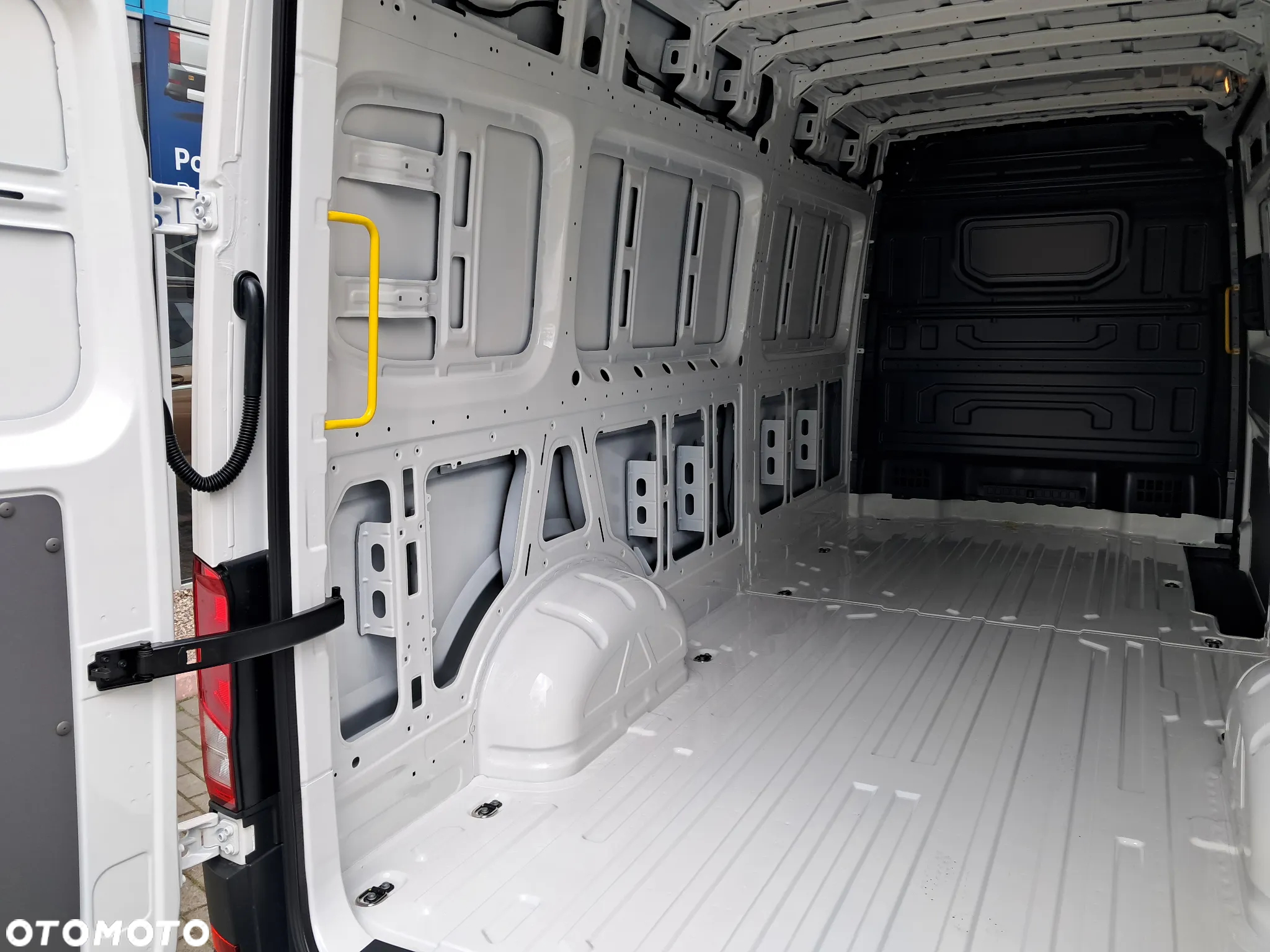 Volkswagen Crafter - 12