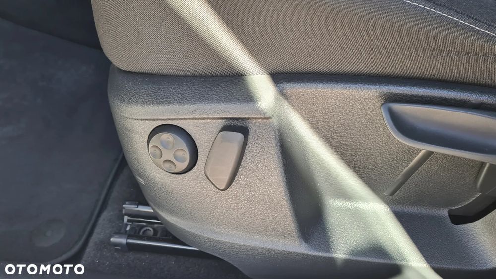 Volkswagen Sharan - 24