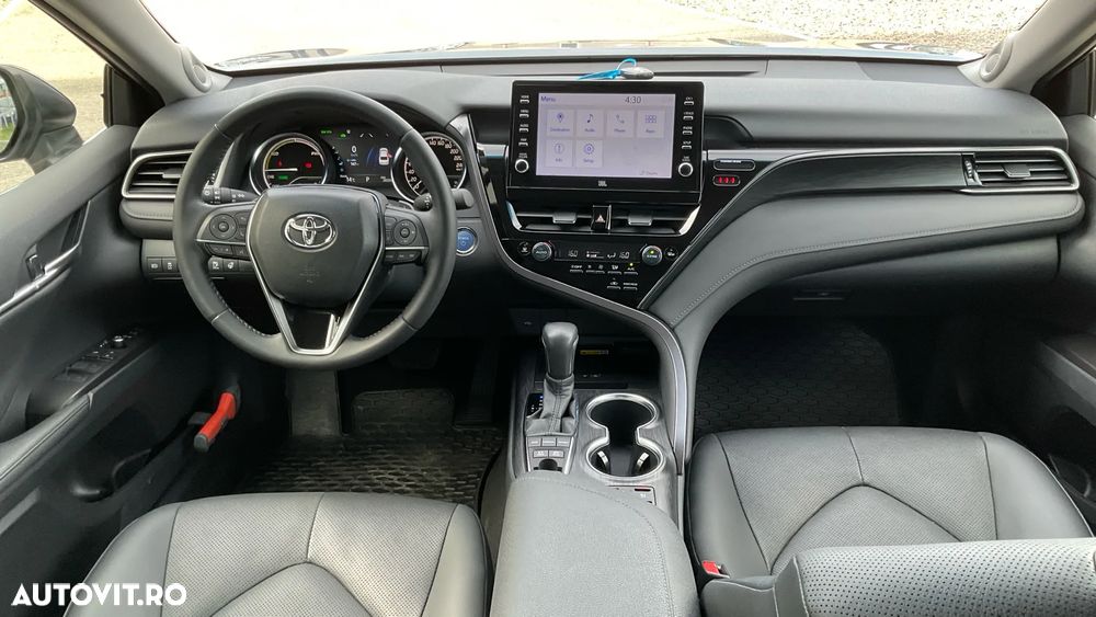 Toyota Camry 2.5 Exclusive - 33