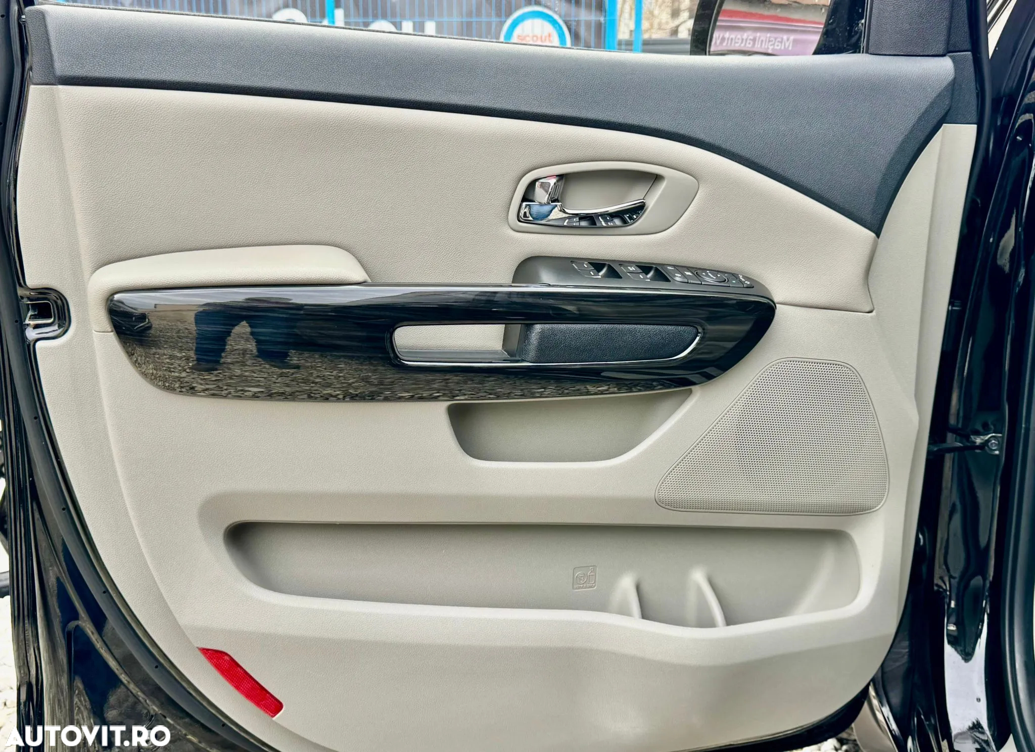 Kia Carnival - 20