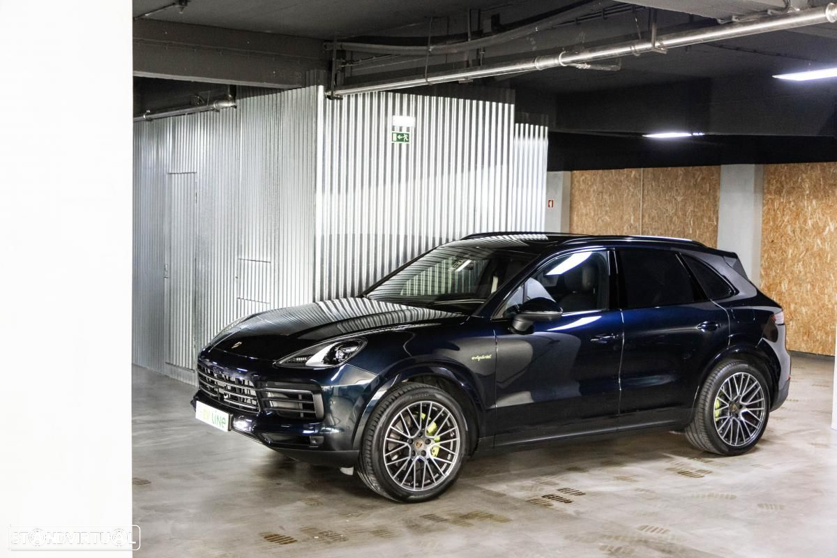 Porsche Cayenne E-Hybrid Tiptronic S Platinum Edition - 2
