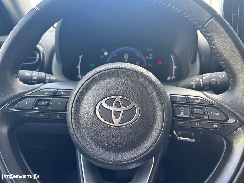 Toyota Yaris Cross 1.5 HDF Comfort Plus - 17