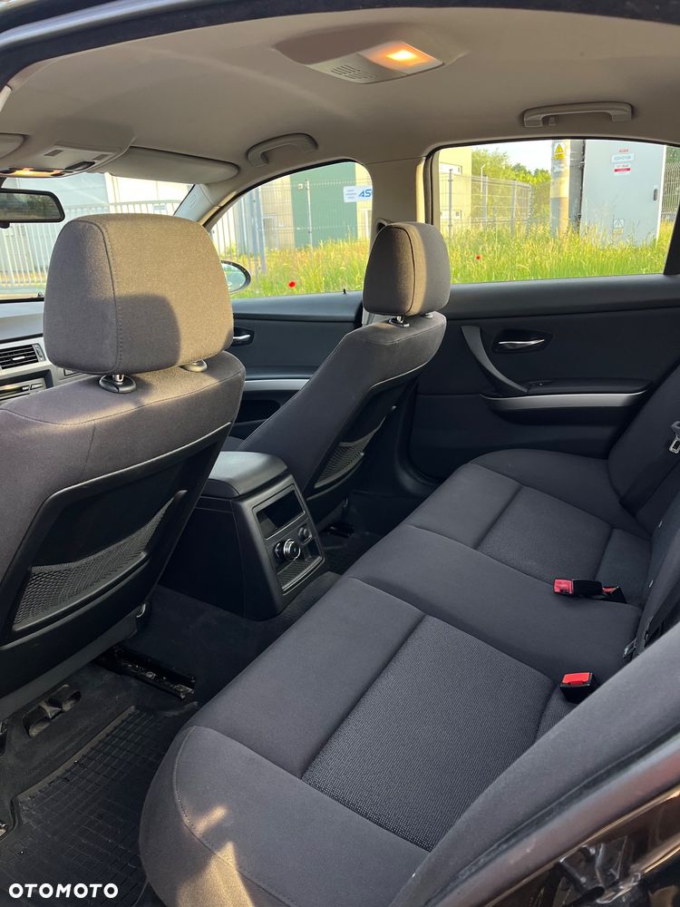 BMW Seria 3 320i - 7