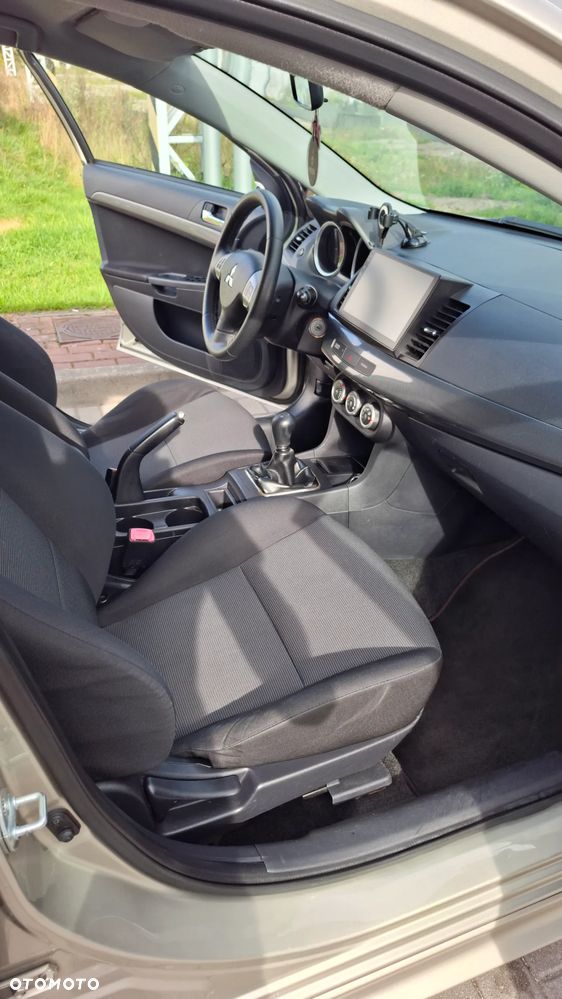 Mitsubishi Lancer 1.8 Invite - 30