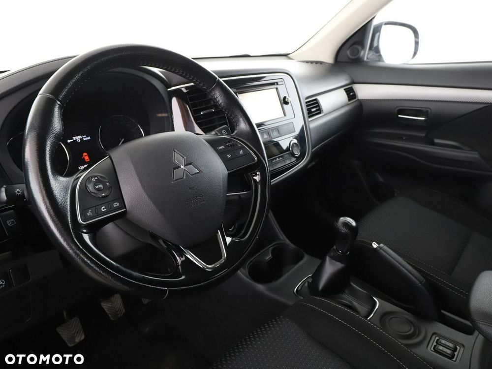 Mitsubishi Outlander 2.0 2WD SUV-Star - 15