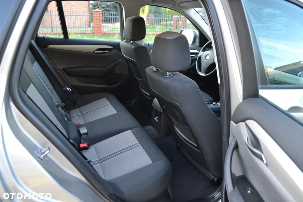 BMW X1 sDrive18d xLine - 16