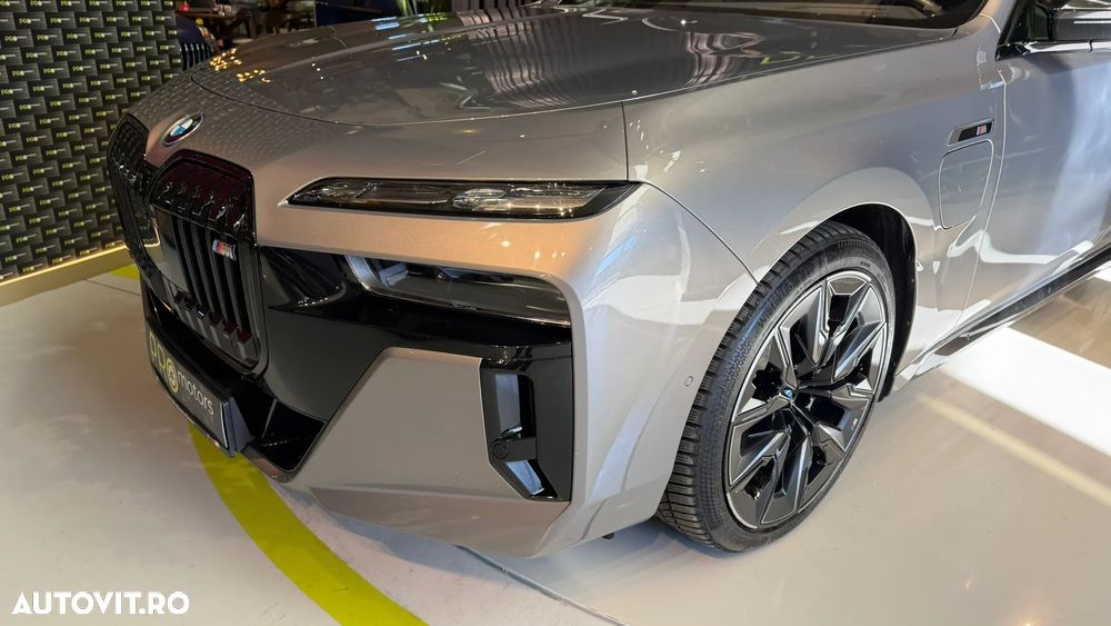 BMW M7 M760e xDrive AT PHEV - 10