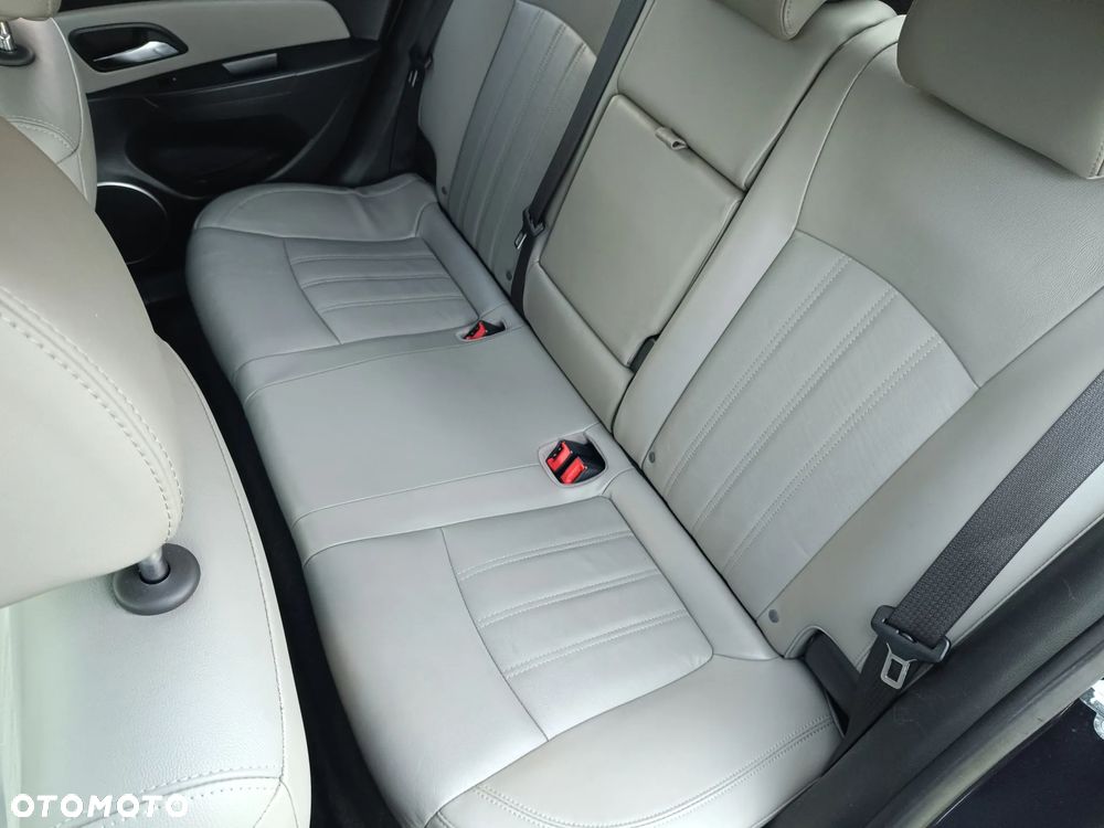 Chevrolet Cruze - 12