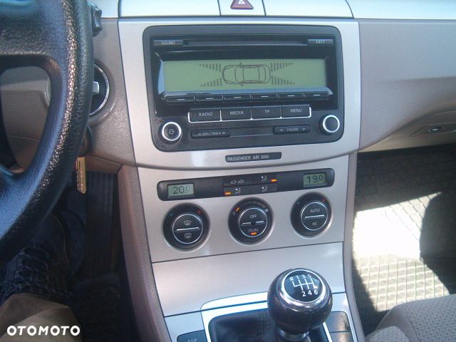 Volkswagen Passat - 22