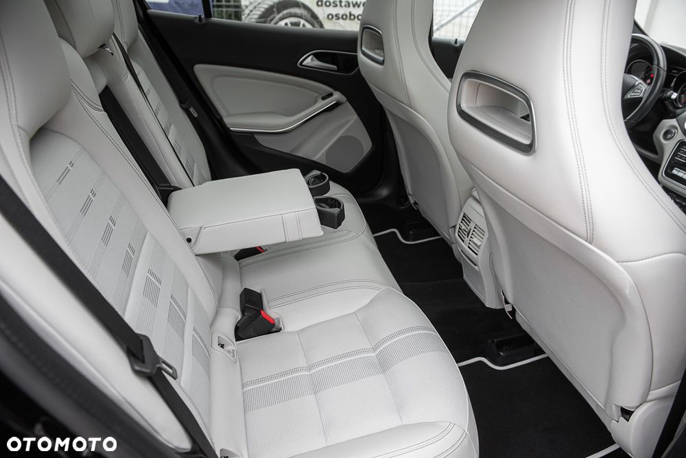 Mercedes-Benz GLA 200 7G-DCT Edition 1 - 30