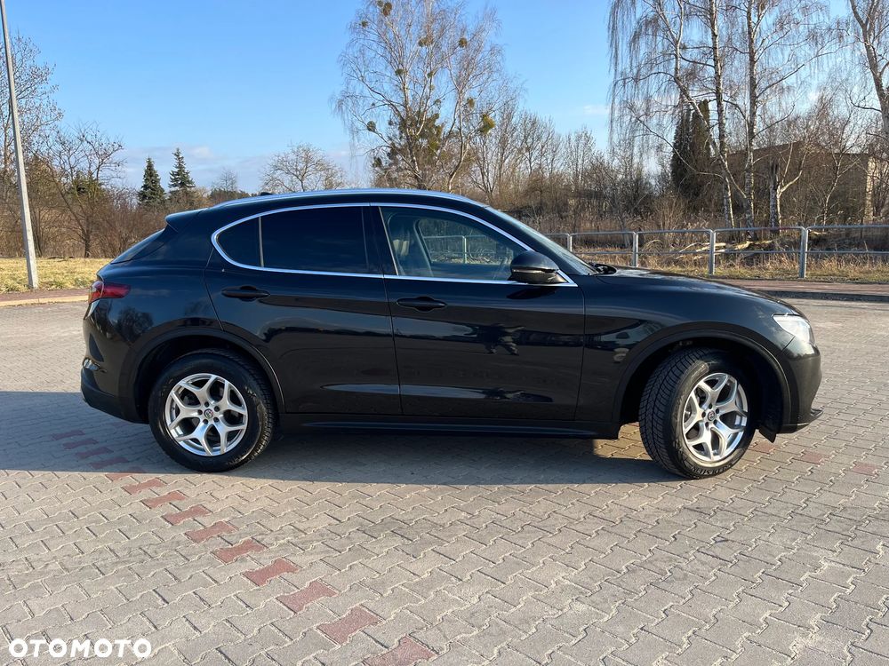 Alfa Romeo Stelvio 2.0 Turbo 16V AT8-Q4 - 4