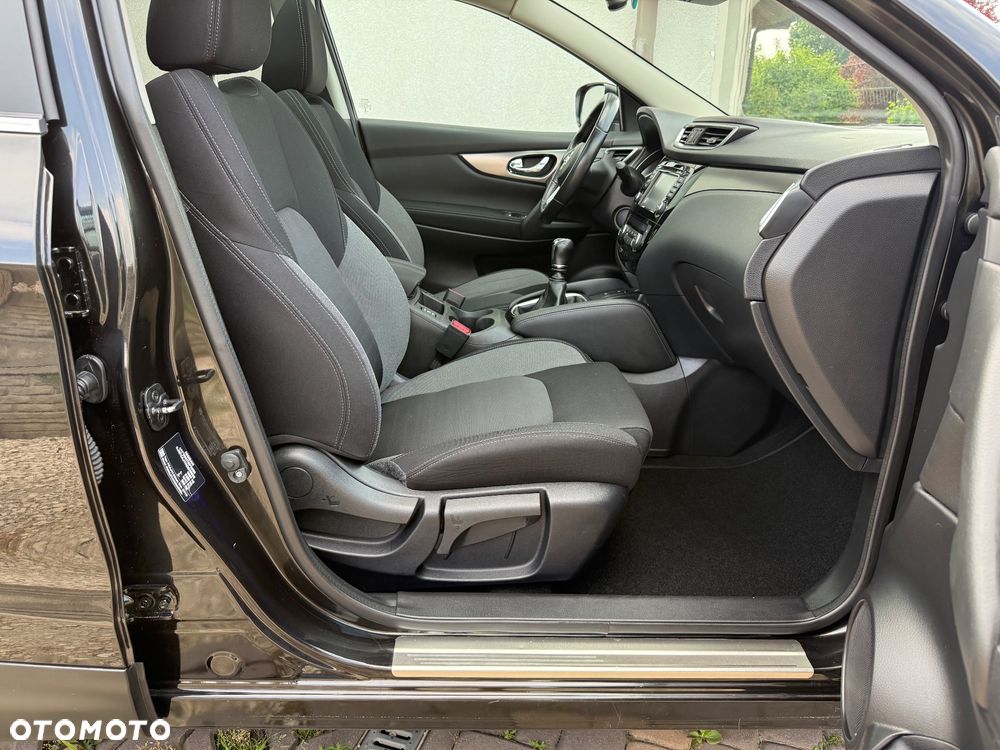 Nissan Qashqai 1.6 DIG-T N-Connecta - 17