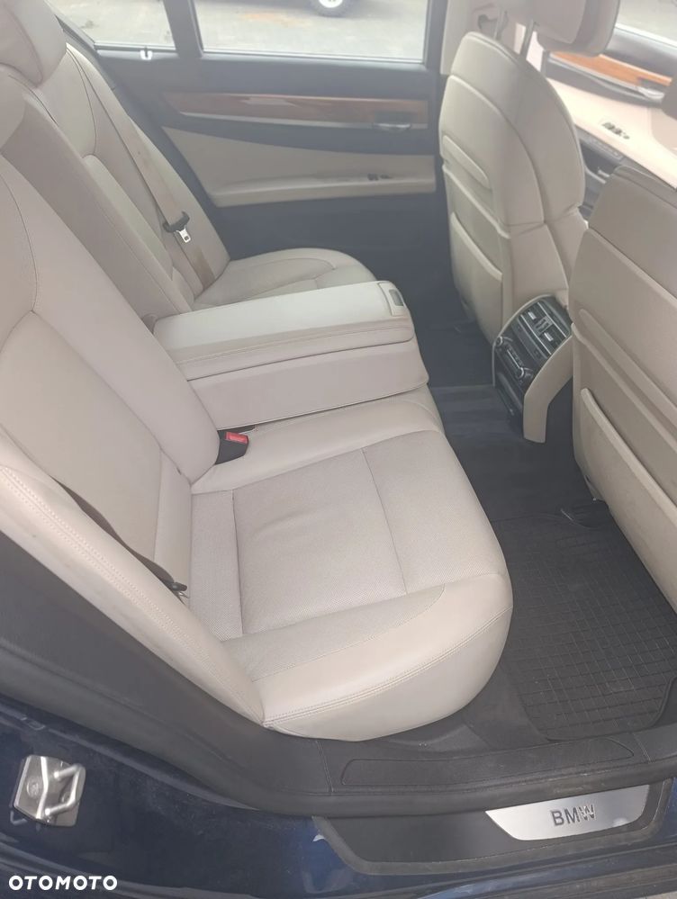 BMW Seria 7 - 17