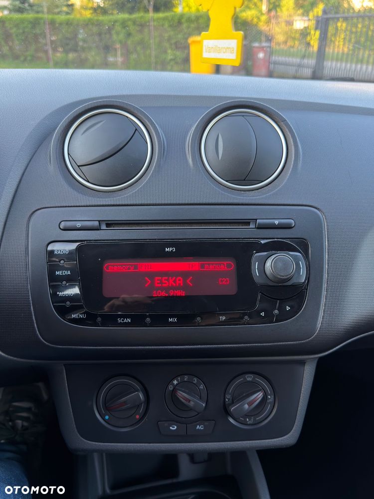 Seat Ibiza SC 1.6 16V Reference - 4