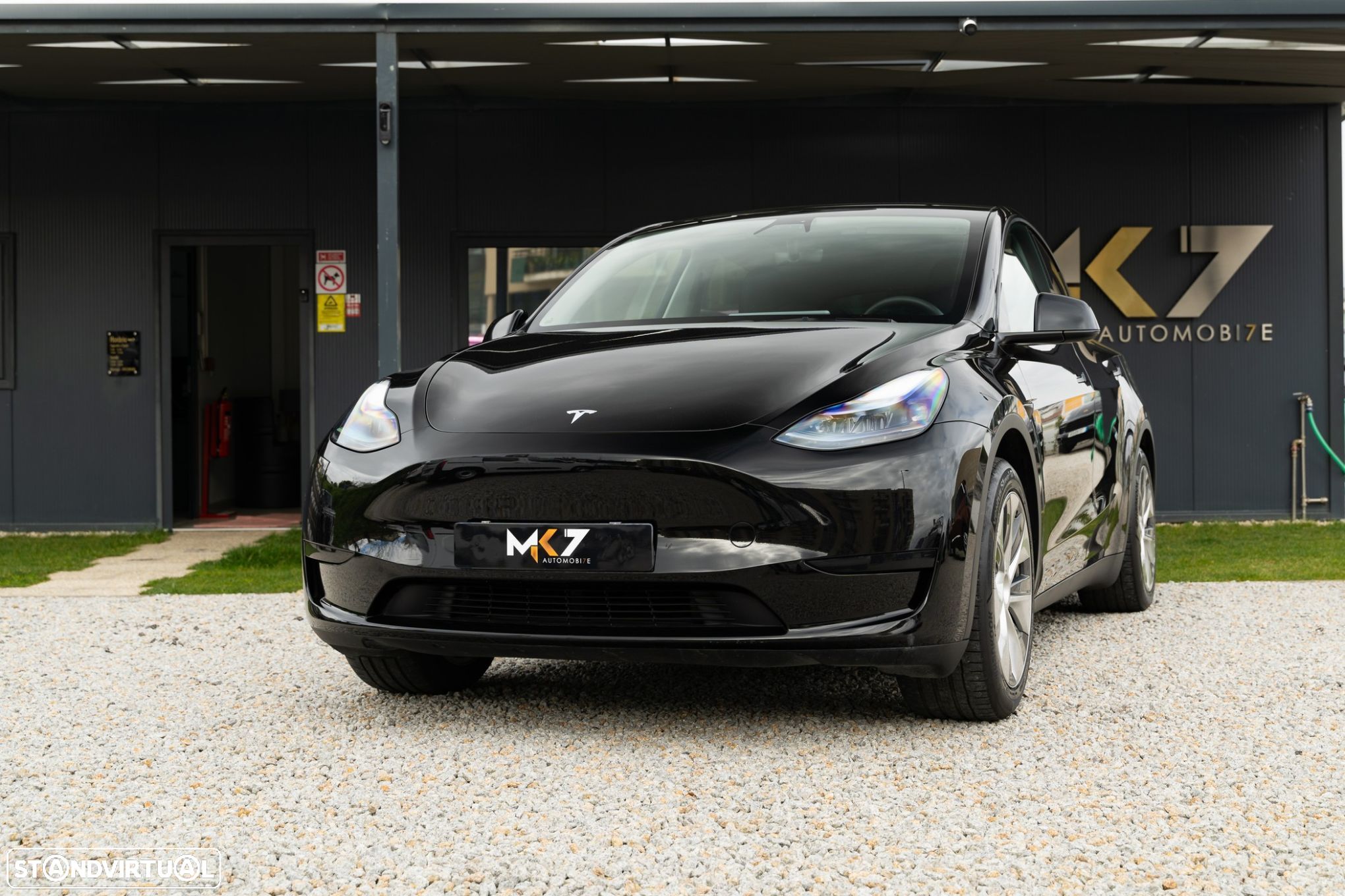 Tesla Model Y RWD - 1