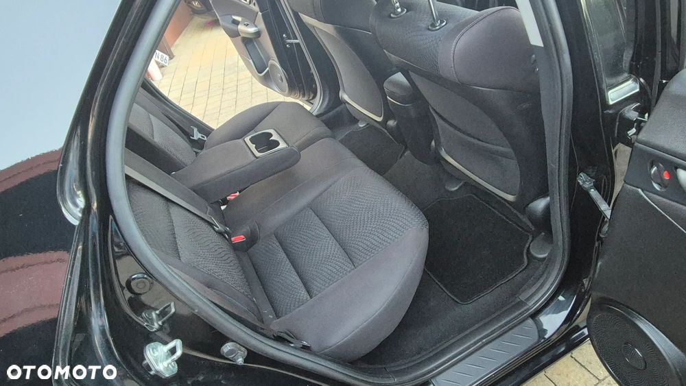Honda Civic 1.4 i-VTEC Comfort Black Edition - 25