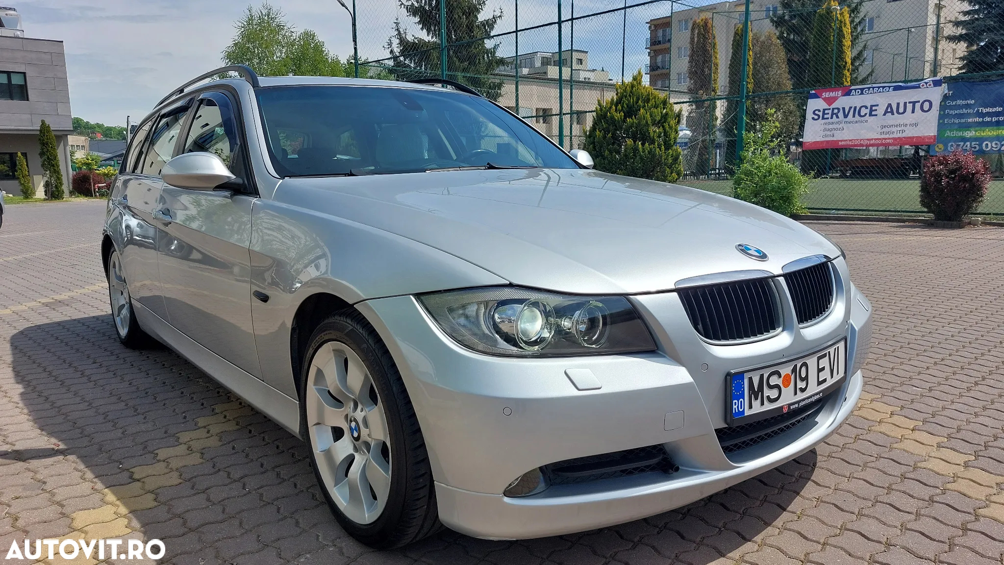 BMW Seria 3 320d Touring - 2