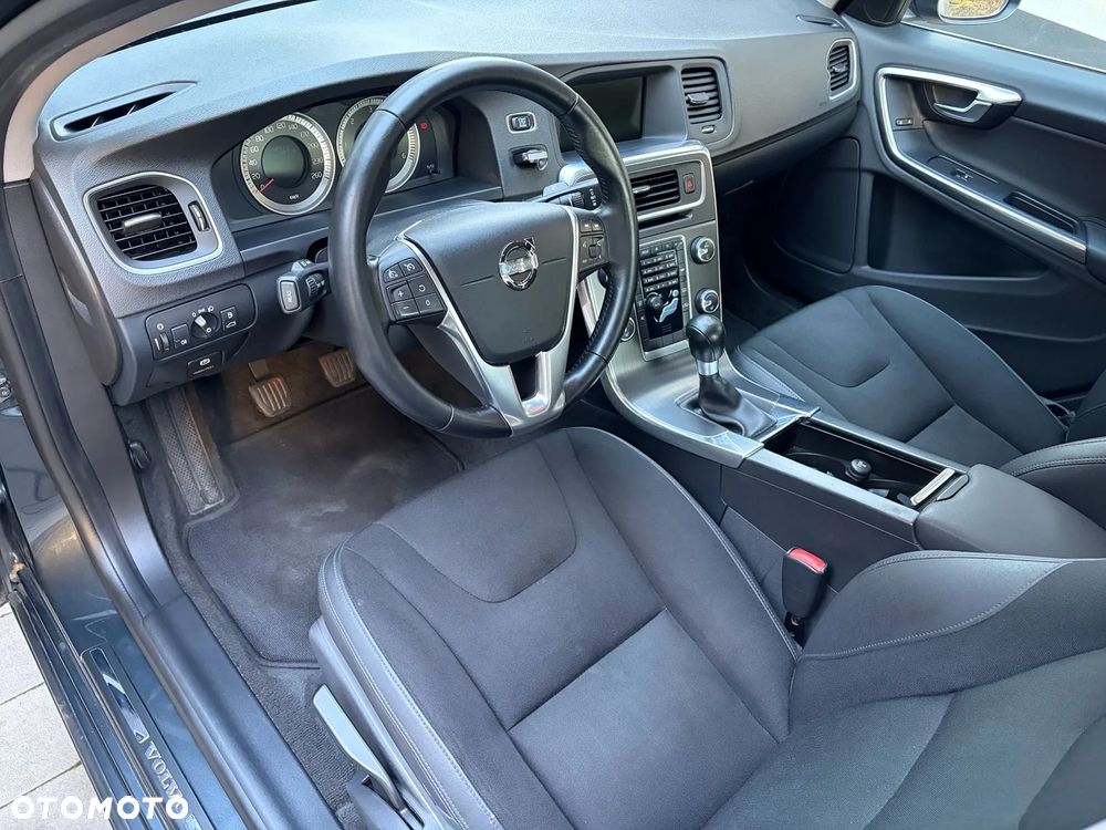 Volvo S60 D3 Momentum - 9