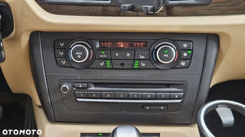 BMW X1 xDrive20d - 12