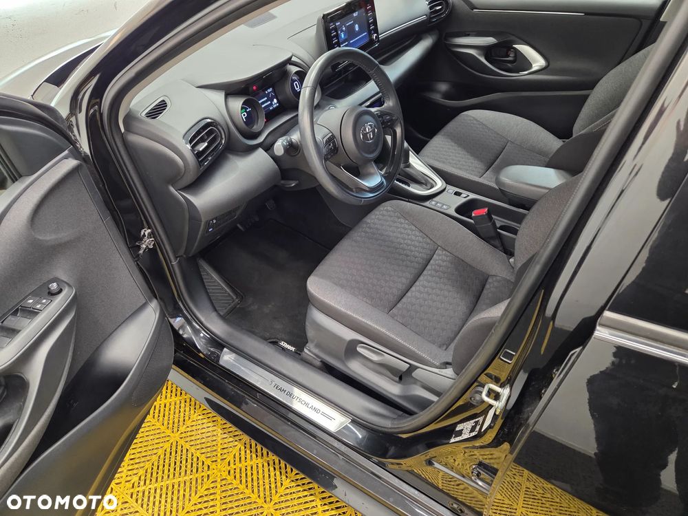 Toyota Yaris Hybrid 1.5 Executive - 11