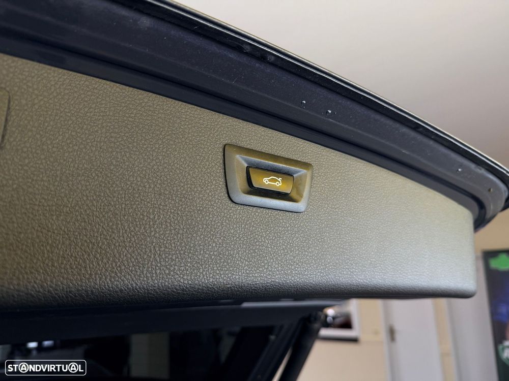 BMW 320 d Auto Pack M - 38