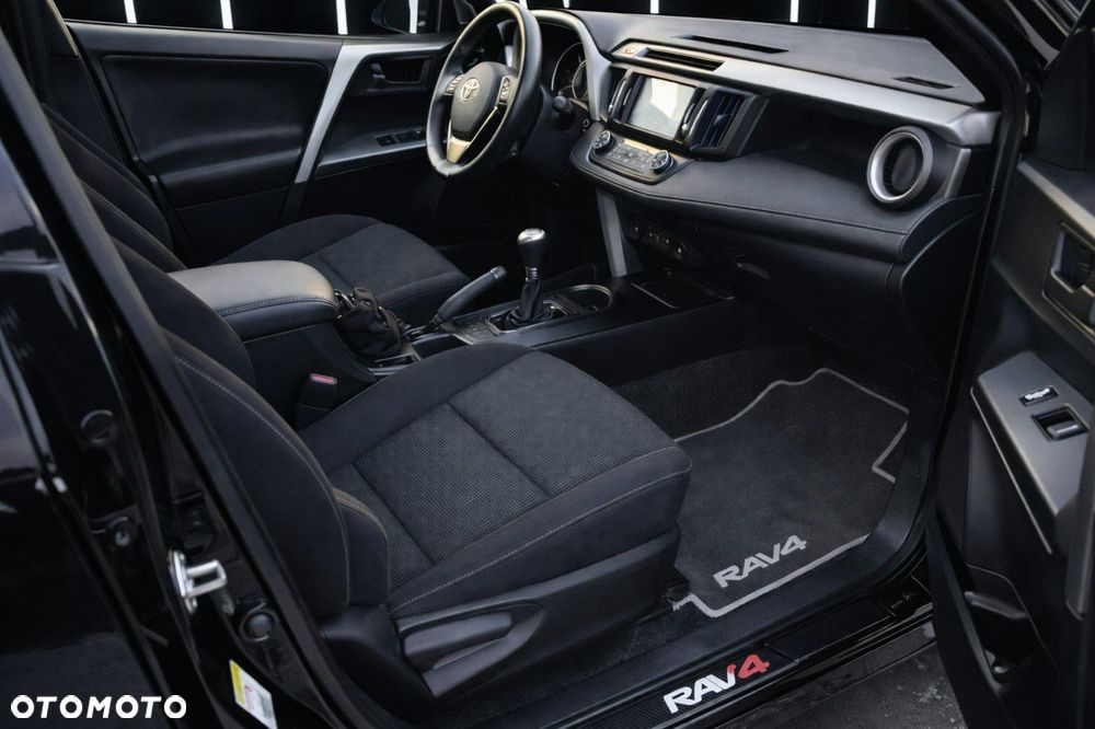 Toyota RAV4 - 10