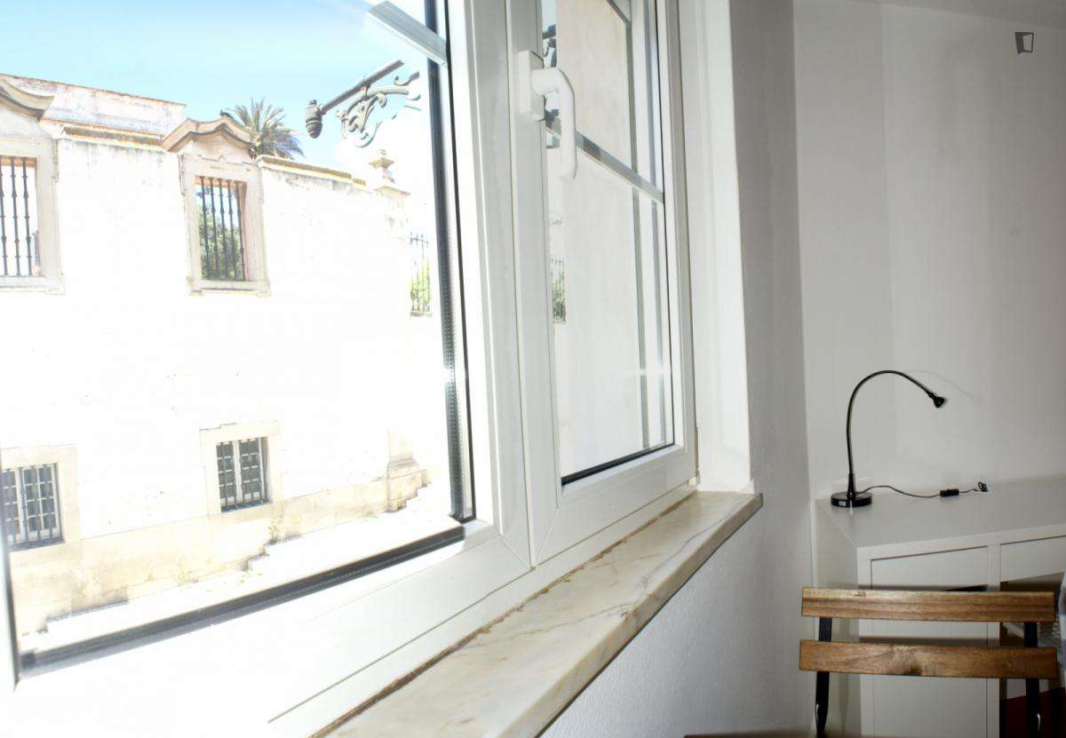Quarto - localizado em Santos Lisbon - Grande imagem: 3/18
