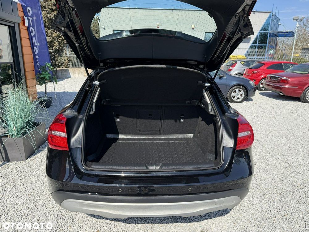 Mercedes-Benz GLA 200 7G-DCT Style - 36