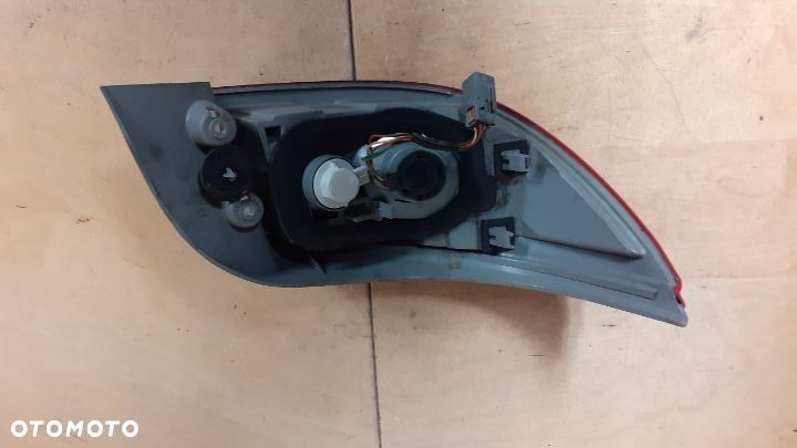 MITSUBISHI COLT Z30 CZ3 CABRIO LAMPA TYŁ TYLNA PRAWA - 2