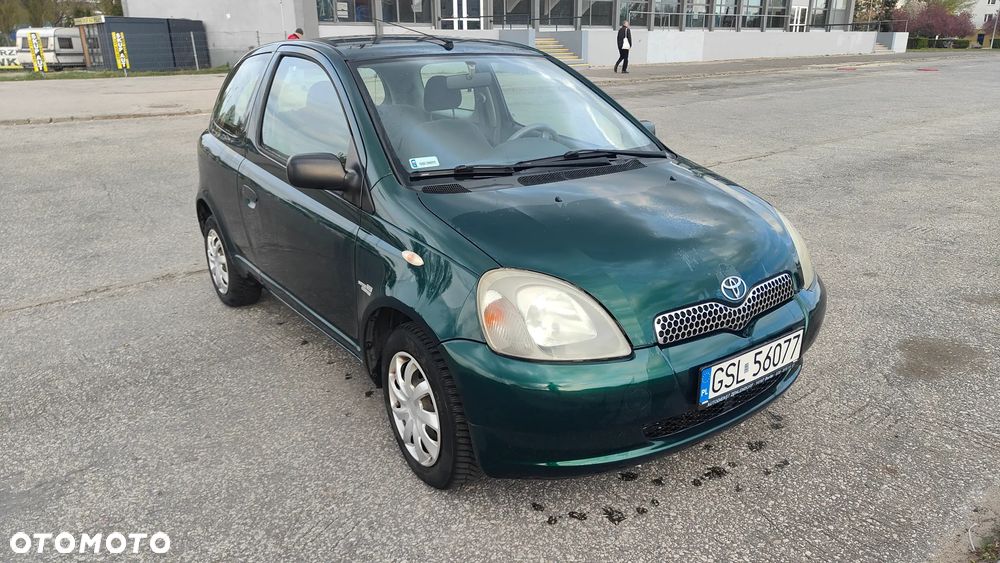 Toyota Yaris 1.0 Base - 1