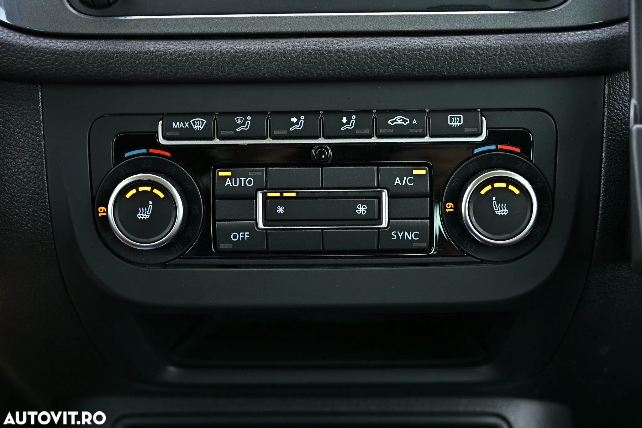 Volkswagen Tiguan 2.0 TDI 4Motion DSG Sport & Style - 25