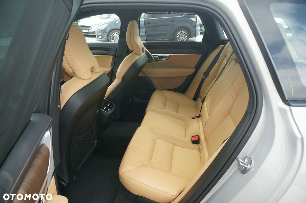 Volvo V90 Cross Country B5 D AWD Ultimate - 39