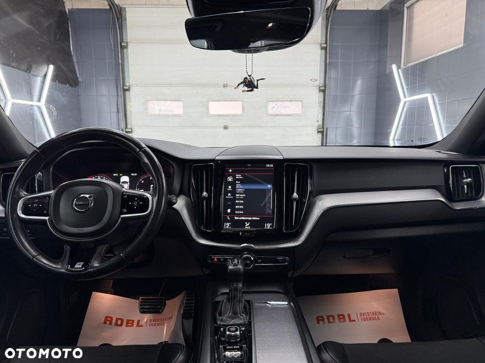 Volvo XC 60 D4 AWD Geartronic RDesign - 14