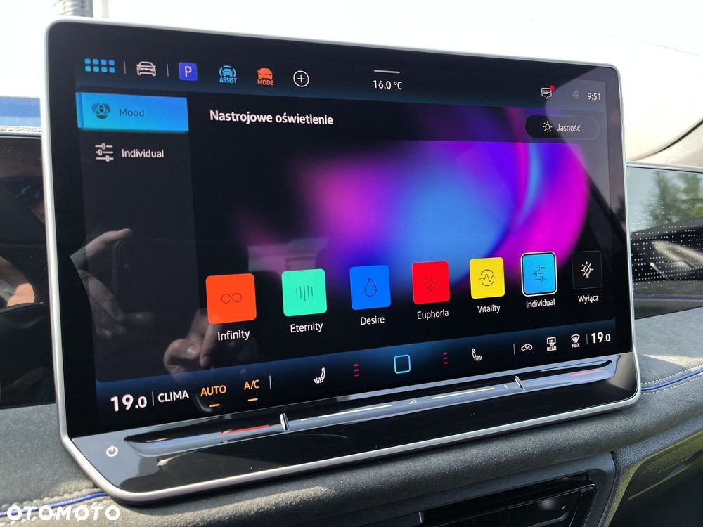 Volkswagen Tiguan 1.5 eTSI R-Line Plus DSG - 24