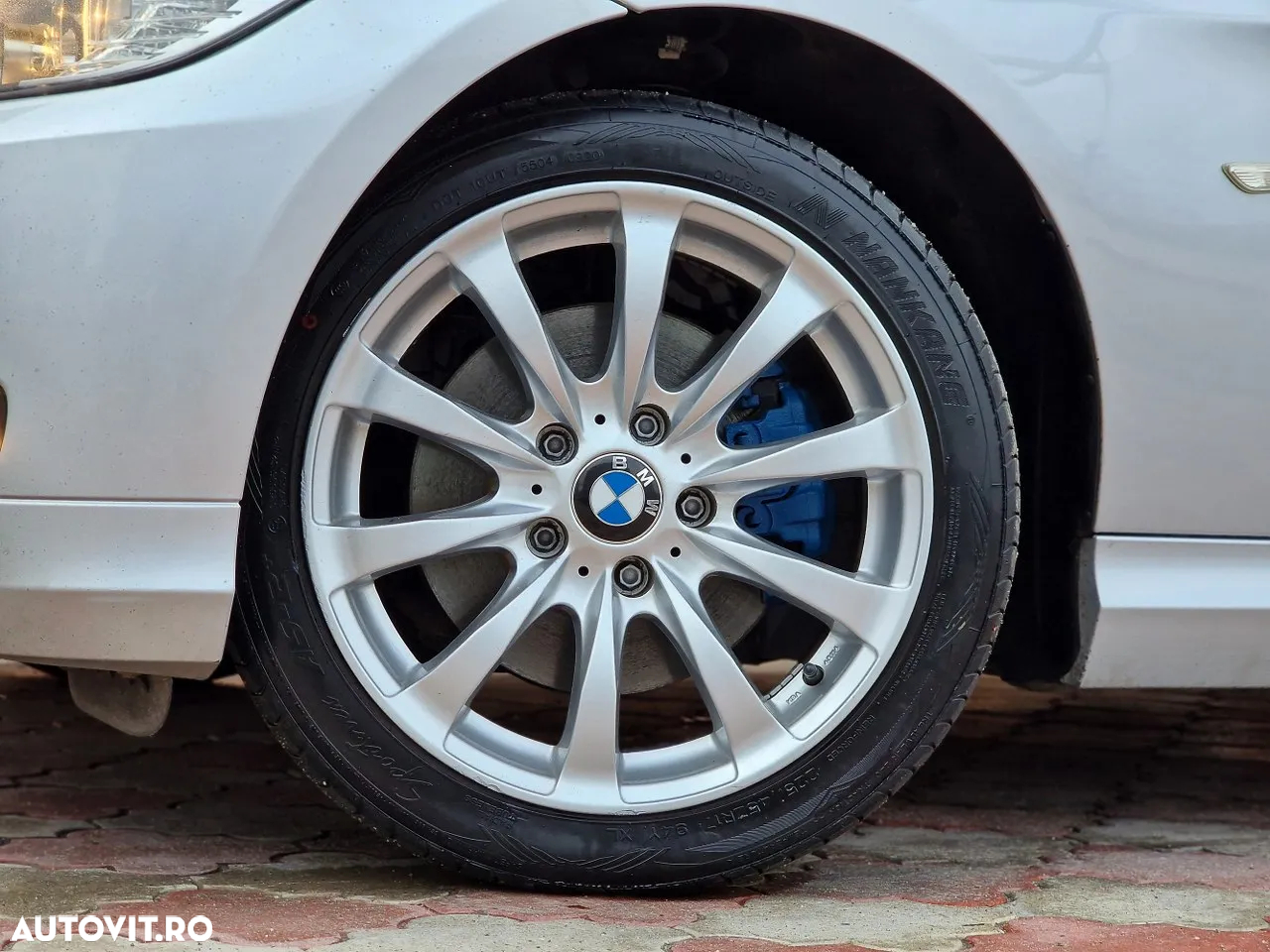 BMW Seria 3 318d DPF Touring Aut. - 26
