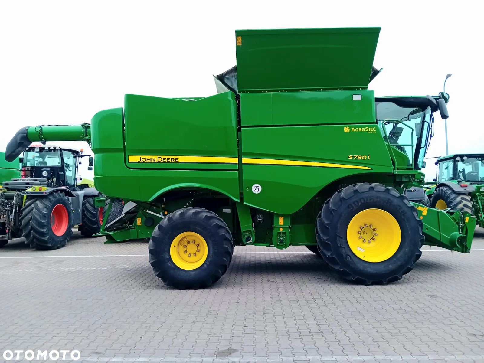 John Deere S790 - 5