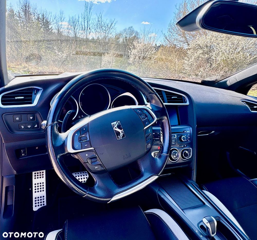 Citroën DS4 e-HDi 110 EGS6 SoChic - 1