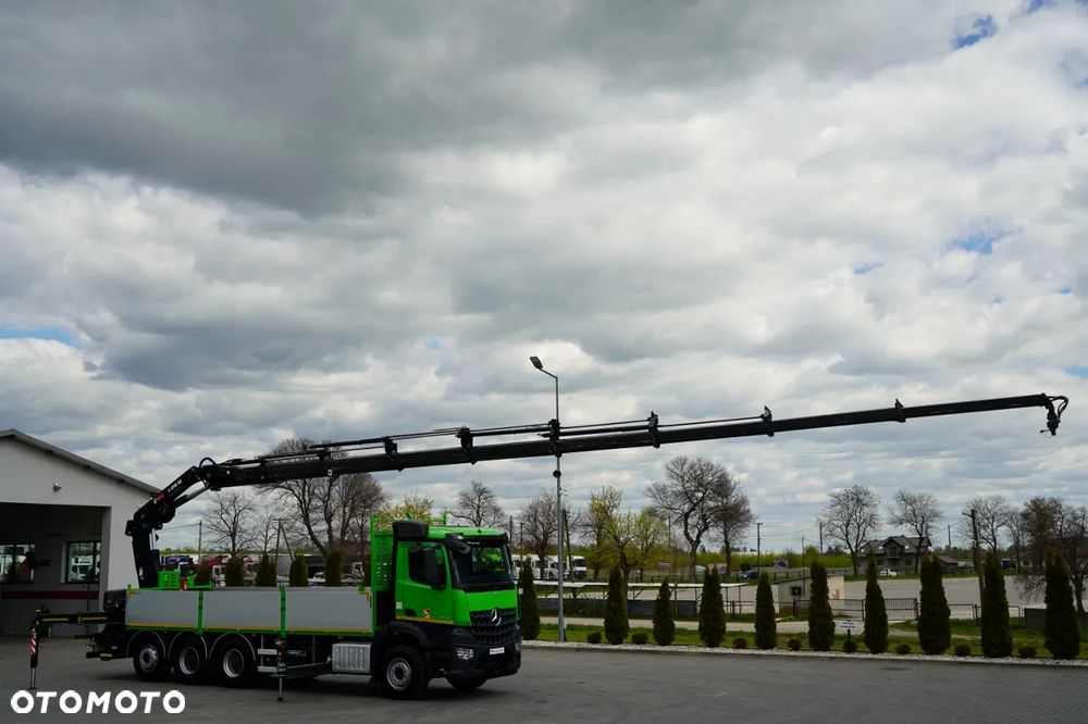 Mercedes-Benz AROCS 3240 / 8x4 / SKRZYNIOWY- 7 M / + HDS HIAB X-HIPRO 302 /  MAX 9 200 KG / 21 M  WYSÓW /  TRIDEM / PILOT / ROTATOR / WIDŁY / OŚ PODNOSZONA / EURO 6 - 9