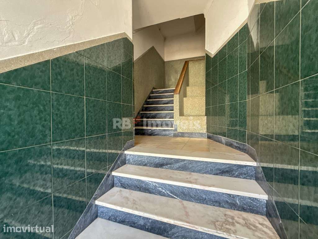 Edifício de Investimento - 6 Frações com Elevado Potencial de Renta... - Grande imagem: 2/60