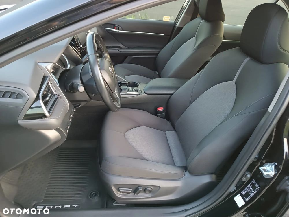 Toyota Camry 2.5 Hybrid Comfort CVT - 18