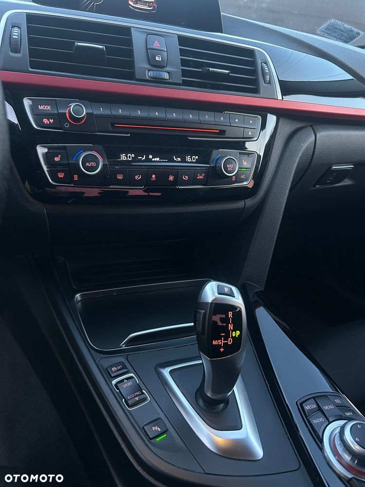 BMW Seria 3 318i - 7