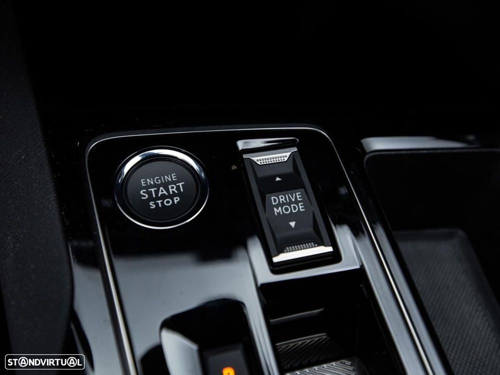 Peugeot 5008 Hybrid 136 e-DSC GT - 22