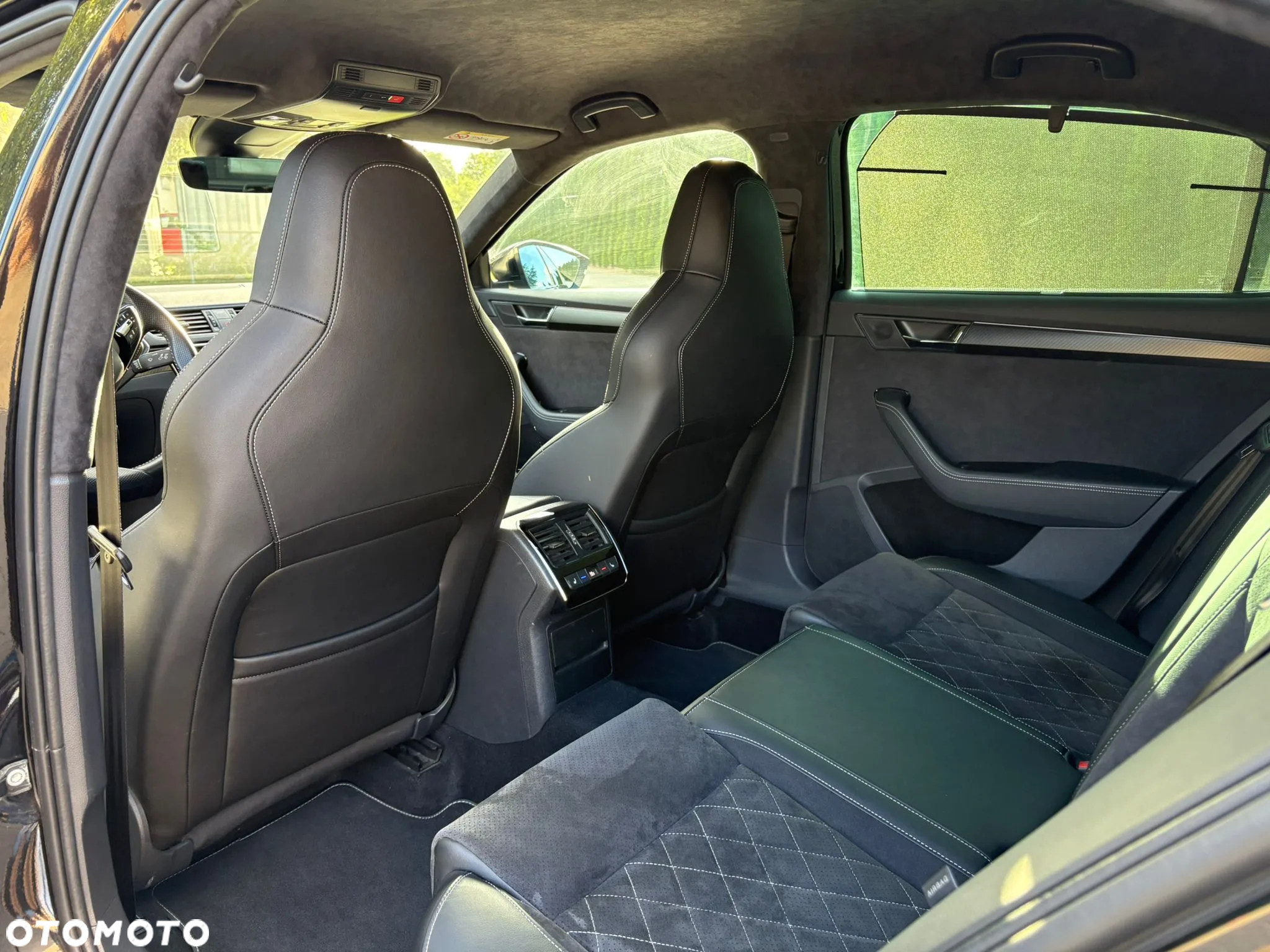 Skoda Superb 2.0 TDI SCR Sportline DSG - 17