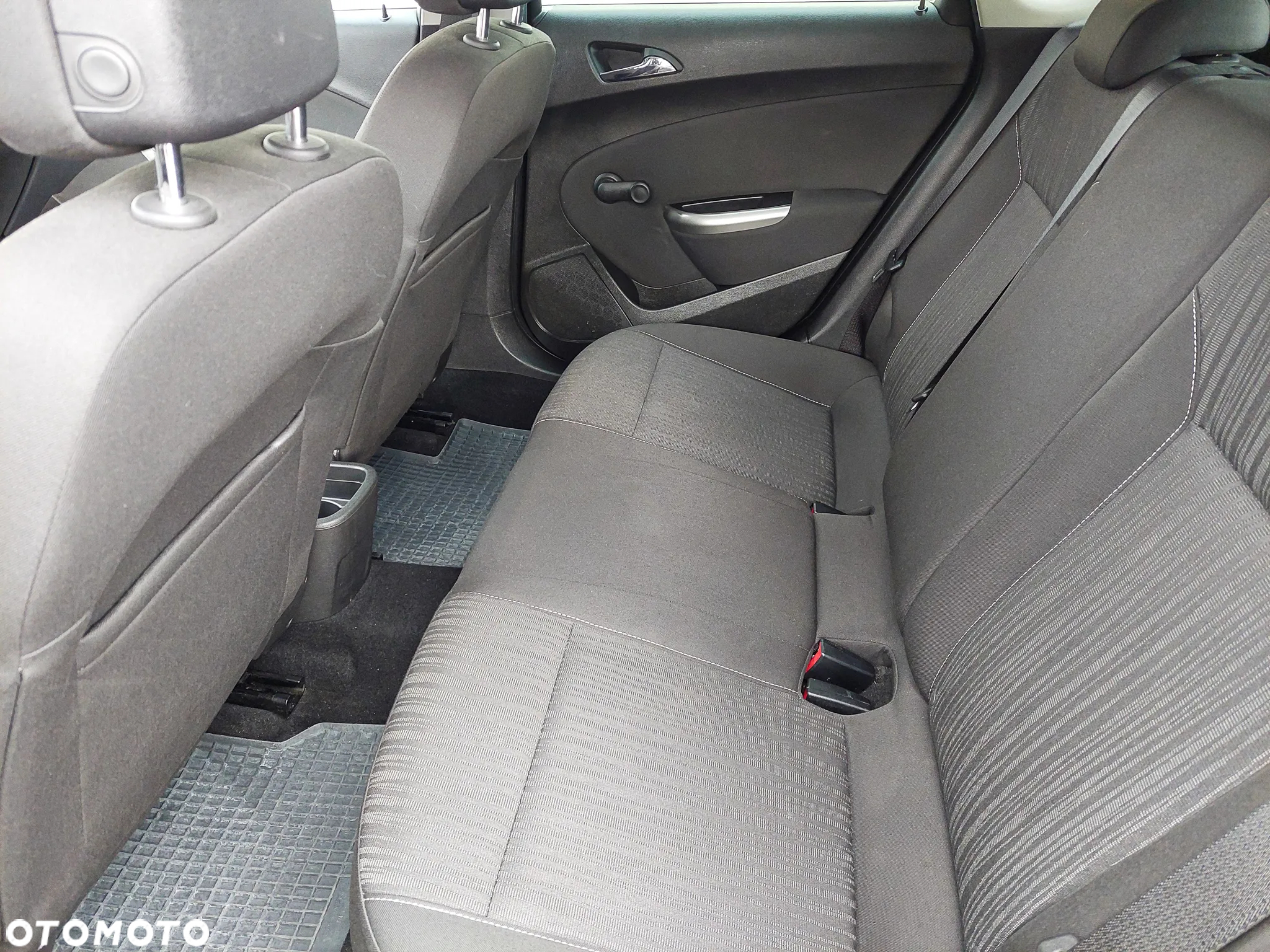Opel Astra 1.4 Turbo Design Edition - 26